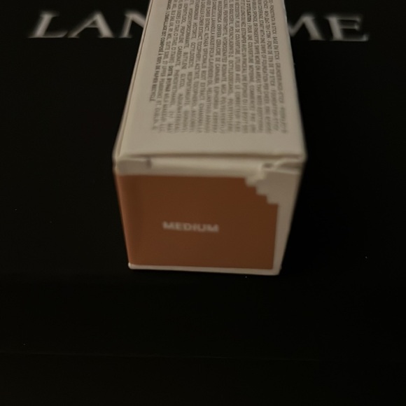 Milk make up flex foundation stick - Picture 2 of 3